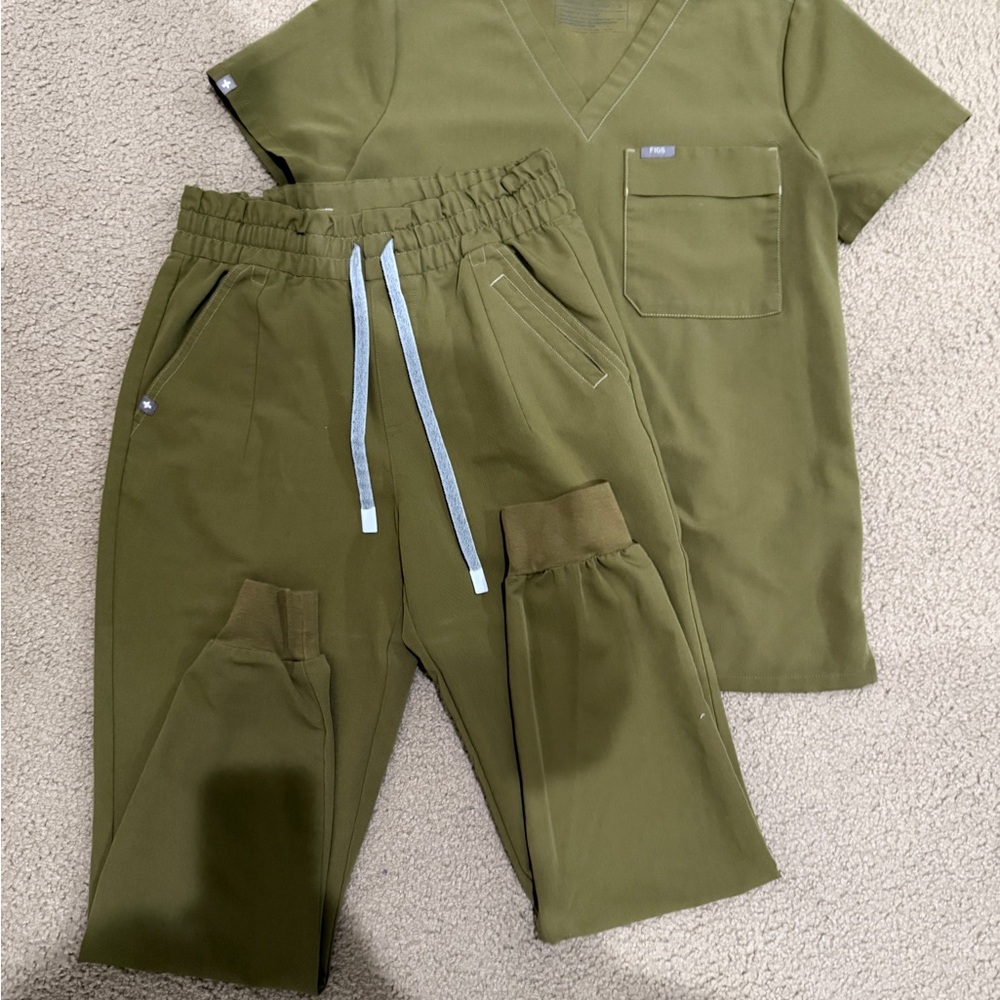 Figs small Olive Green Scrub Set